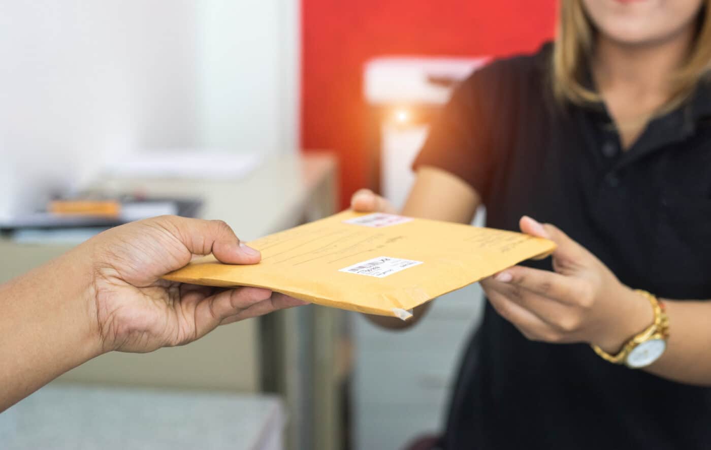 affranchir une lettre qui passe de mains en mains