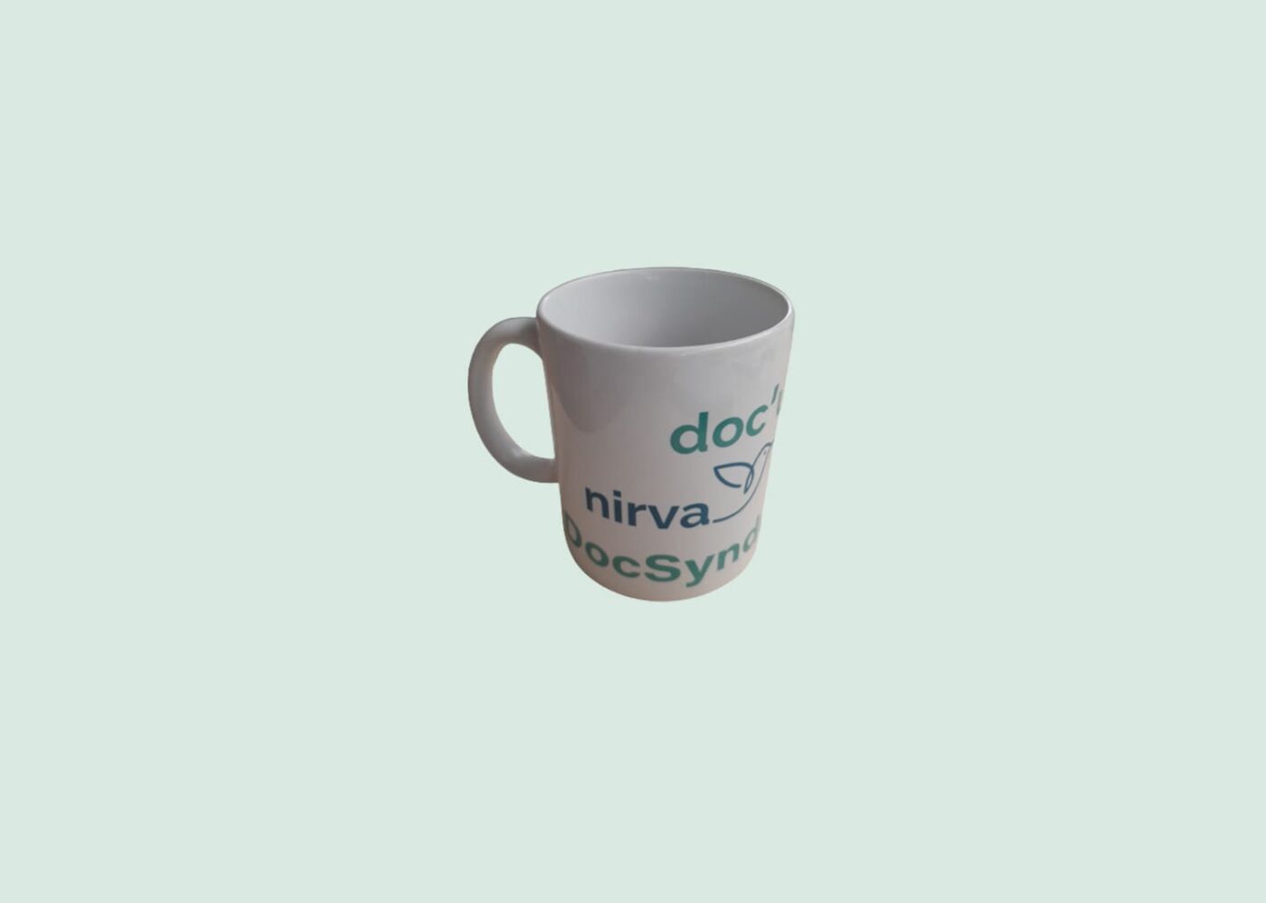 mug avec les logo doc’up nirva et docsyndic